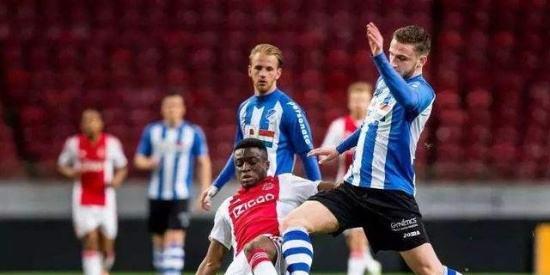 湖人此次续 湖人此次续