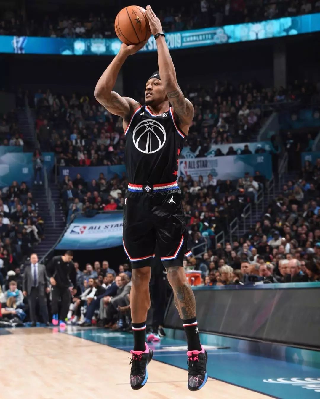 陷入两难境 陷入两难境